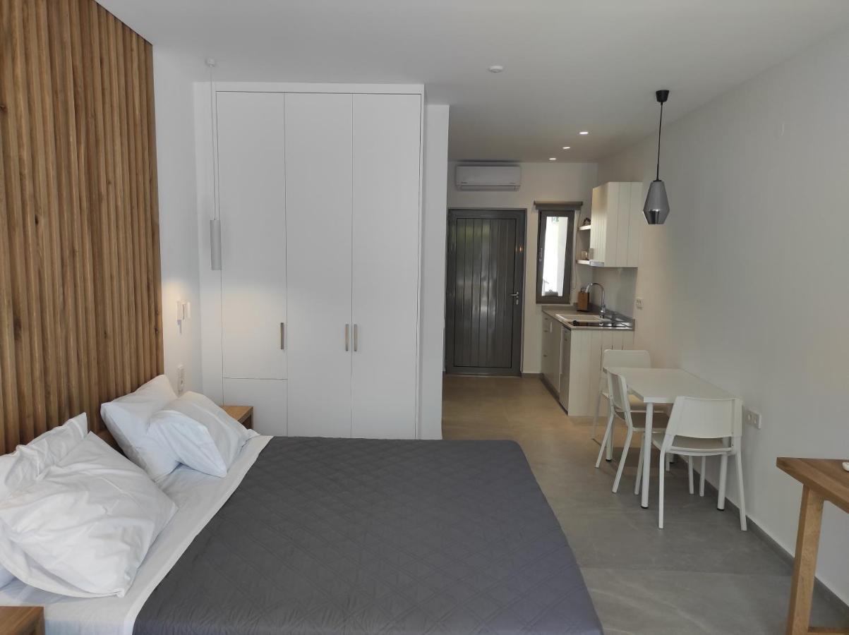 Melissa Apartments, Studios & Suites Malia  Bagian luar foto