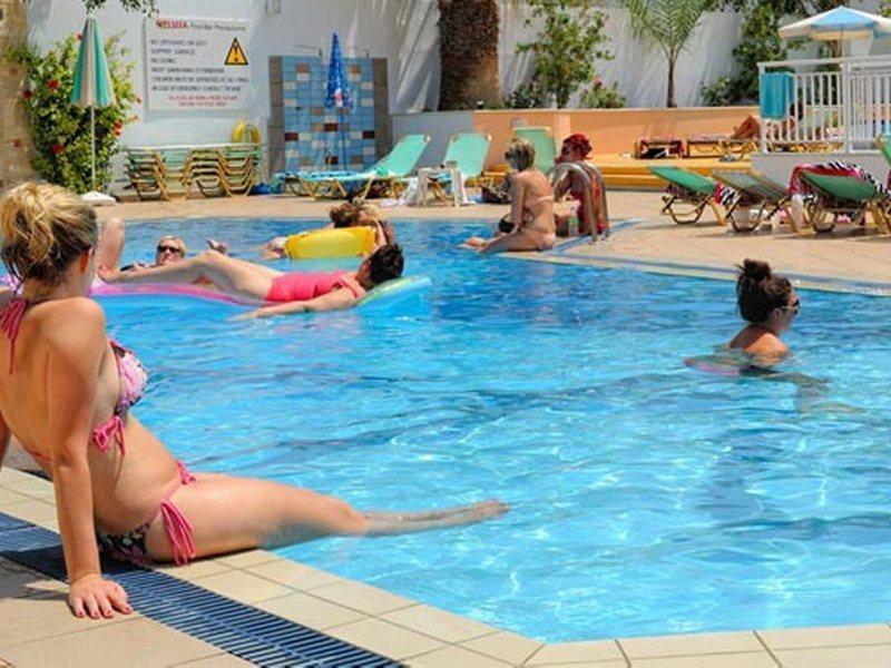 Melissa Apartments, Studios & Suites Malia  Bagian luar foto